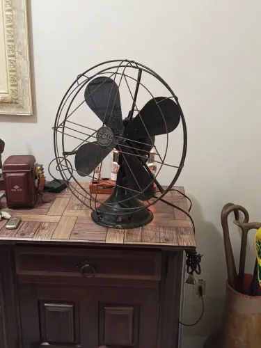 Ventilador antigo,GE,venta muito: