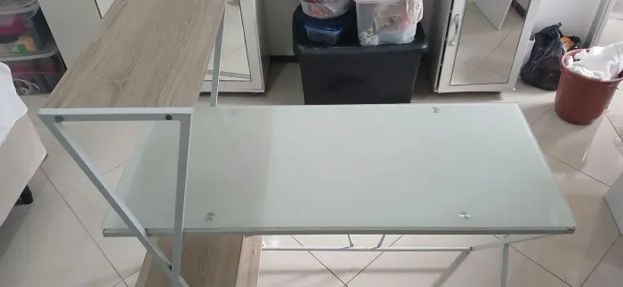 Mesa de estudos , 1,2m , tampo em vidro