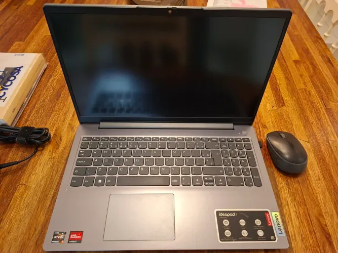 Notebook Lenovo IdeaPad 3 (Ryzen 5 5500u, 8GB, 256GB SSD nvme + 1TB SSD Sata)