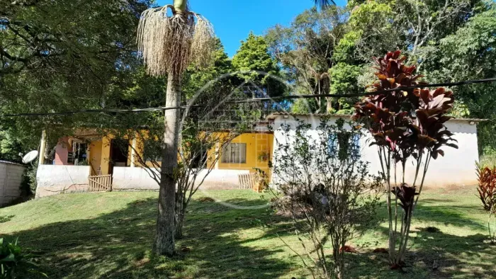 Chácara à venda com 2 Casas no Jardim Santa Tereza