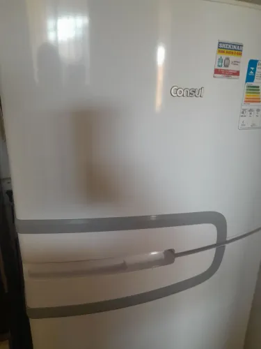 Geladeira semi nova 8 meses de uso