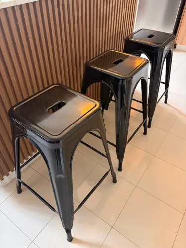 Conjunto 3 banquetas metálicas preta