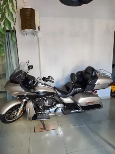 Moto Harley-Davidson Road Glide Ultra
