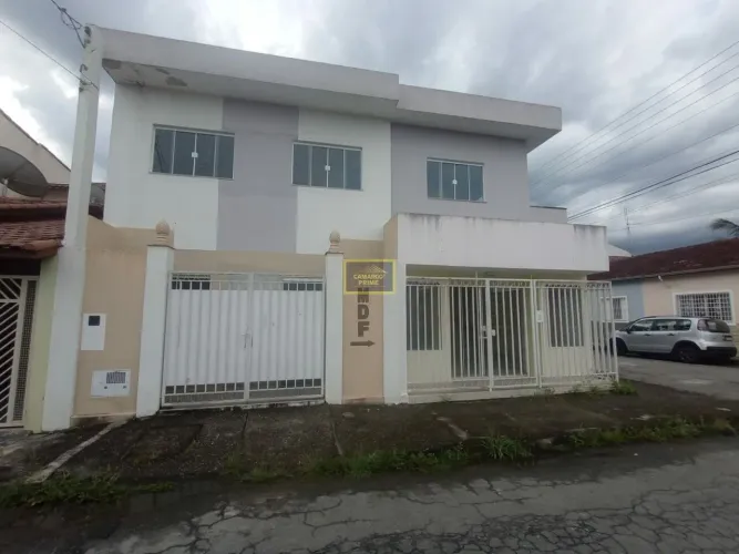Casa à Venda em Lorena