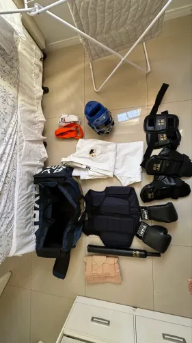 Kit Completo de Artes Marciais AYAM - Kimono + Equipamentos | Excelente Estado