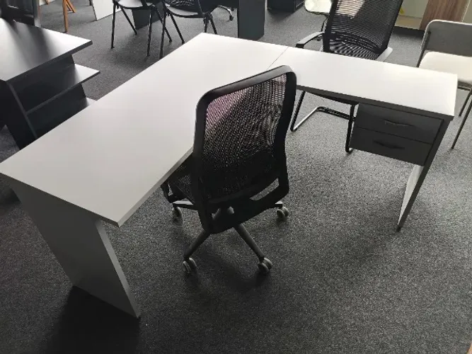 Mesa de Escritório em L Escrivaninha com 2 Gavetas - 0,75x1,50x0,60cm - Entregamos!!