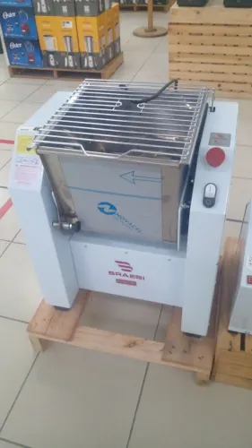 AMASSADEIRA SEMI RÁPIDA INDUSTRIAL BASCULANTE DE 15 KG, NOVA, PROMOÇÃO!!!!