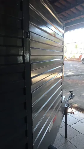 Carretinha fechada
