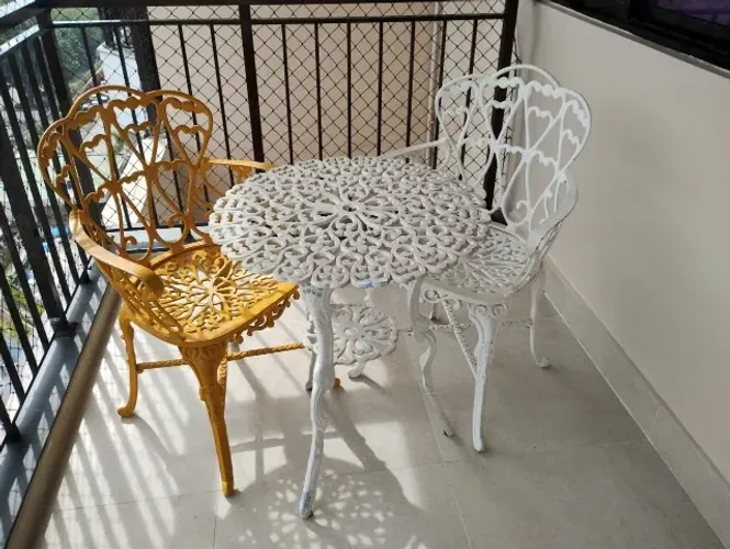 Conjunto de Jardim em Alumínio/Ferro Fundido Estilo Provençal: Mesa, Cadeiras e Banco