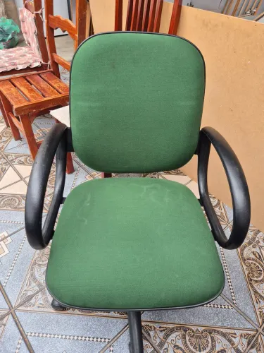 VENDO CADEIRAS DE ESCRITÓRIO E POLTRONAS