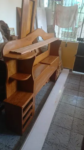 Cama casal de madeira