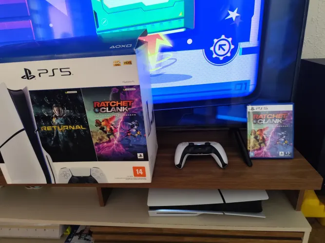 Playstation 5 slim com leitor de disco. Caixa. Controle e jogos.