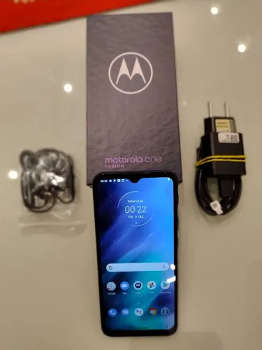 Vendo celular Motorola On Fusion 128