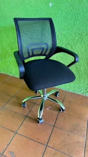 Vendemos cadeira de escritório giratória reformadas