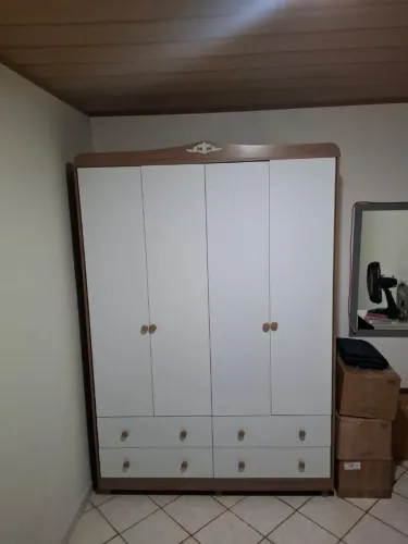 Guarda roupa seminovo 