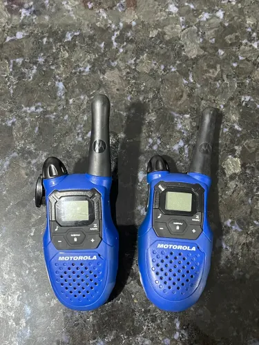 2 und rádio comunicador Motorola Talkabout MC220R