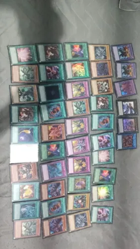 Deck olhos vermelhos do Yu-Gi-Oh