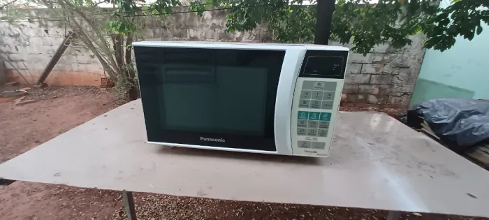 Microondas Panasonic 24 litros funcionando