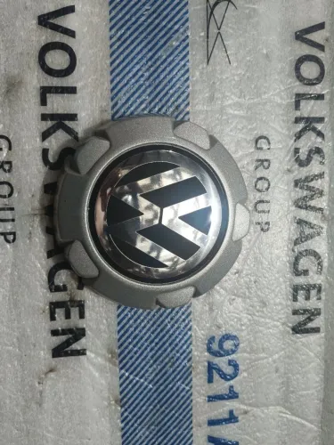 Calota original central da roda de ferro CrossFox vw