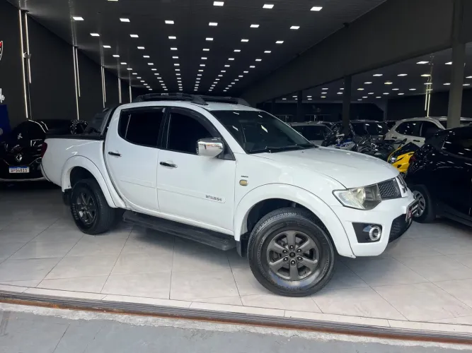 Mitsubishi L200 Triton HPE 3.2 CD TB Int.diesel AUT 2011