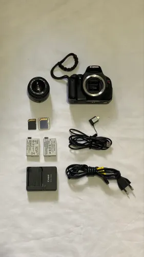 Canon t3i,duas baterias,e dois cartões de memória