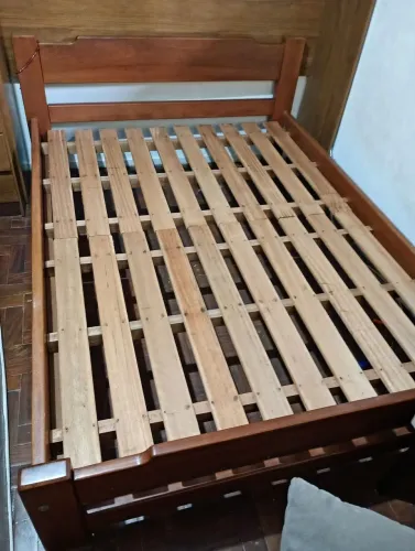 Cama de casal madeira maciça tamanho padrão (desmontável)
