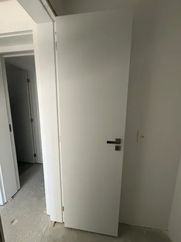 Porta comum nova branca