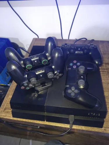 Ps4 2tb + 4 controles (aceito ofertas)