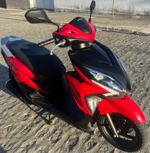 Honda Elite 125 2024 Vermelha, 8.000 km, Seminova e Particular