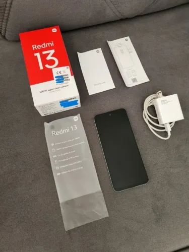 Celular Xiaomi Redmi 13 8GB / 256GB