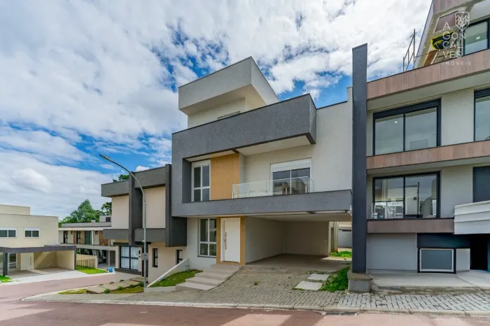 Casa em Condomínio no Alto Boulevard, 03 Suítes, 04 Vagas, Terraço, Bacacheri, Curitiba