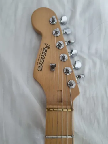 Guitarra stratocaster fernandes japonesa canhota
