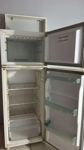 Geladeira duas portas BRASTEMP