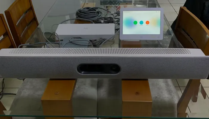 Sistema De Videoconferência Cisco Webex Room Kit Plus - Completo