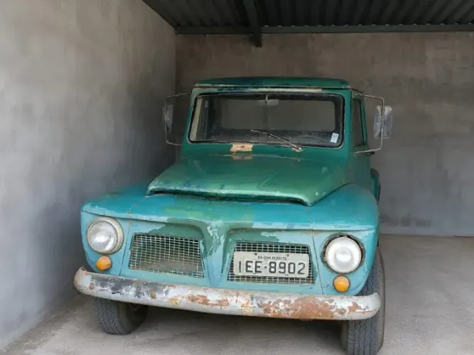 Ford F-75 4X2 2.6 V12 1977