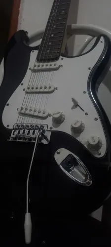 Guitarra Gianini Standard Series + Amplificador e Capa