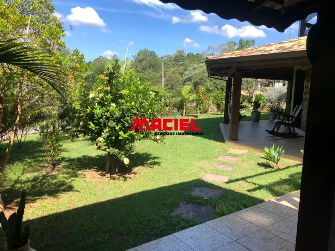 Casa Sobrado em Jambeiro