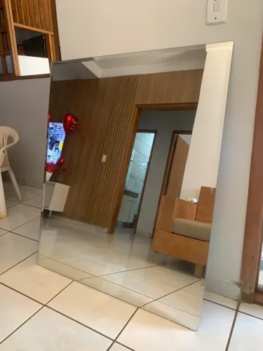 Vidro- 116 por 100 cm.   Com pequeno defeito no canto inferior direito