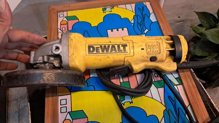 Esmarilhadeira angular Dewalt 220v