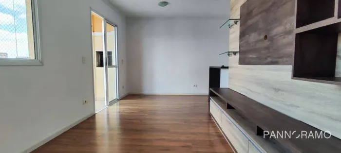 Apartamento semimobiliado e com sacada Capão Raso