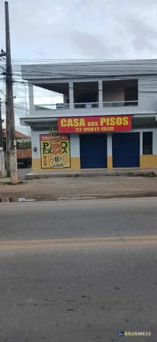 Prédio com ponto comercial e 4 moradias Goytacazes, Campos dos Goytacazes, RJ