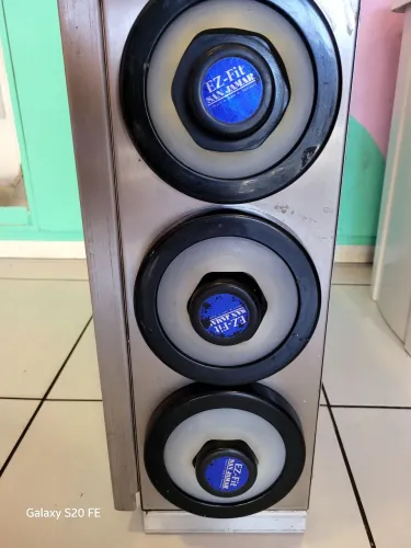 Dispenser pata copos