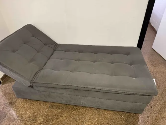 Sofa com cabeceira inclinável