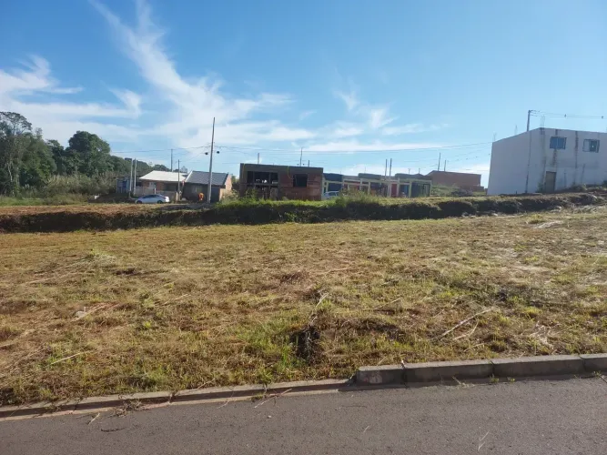 Terrenos Bairro Estados, Recanto do Caqui- R$1.037,00 mensais.