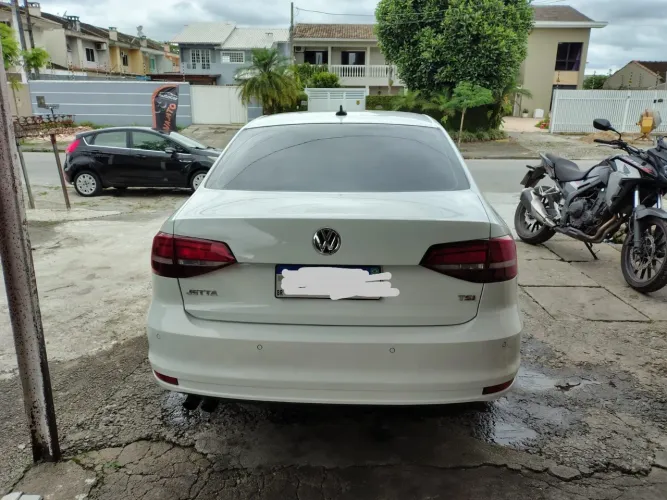 Volkswagen Jetta Comfortline 1.4 TSI 16V 4P Aut. 2017