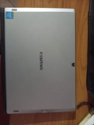 Notebook Positivo!!! A tela sai e fica em modo tablet!!!