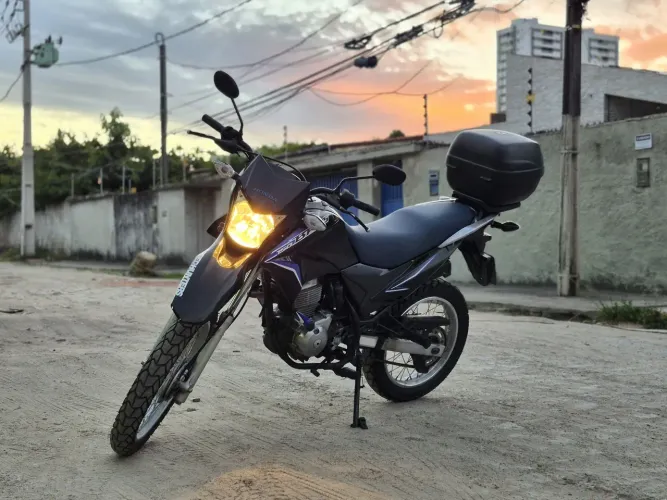 Moto Honda Nxr Bross ano 2013 vendo ou troco