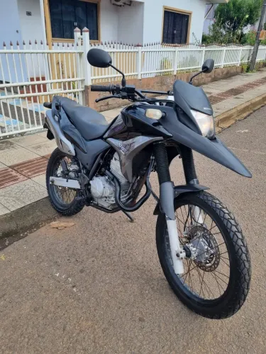 Vende-se XRE 300