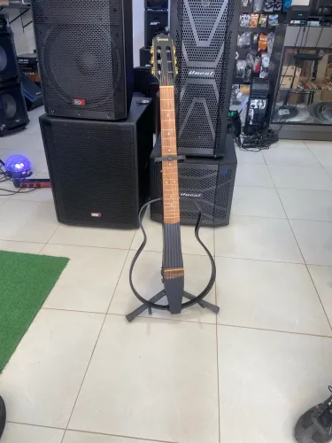 Violão vazado Náilon Eletroacústico Profissional Giannini Roadman 