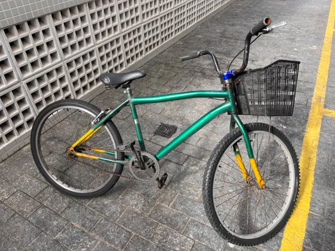 Bicicleta aro 26 unissex com cesto